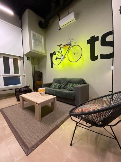 Apartment Ruzafa Roots, 12 Min To Centre, Smart Tv, Wine Valencia
